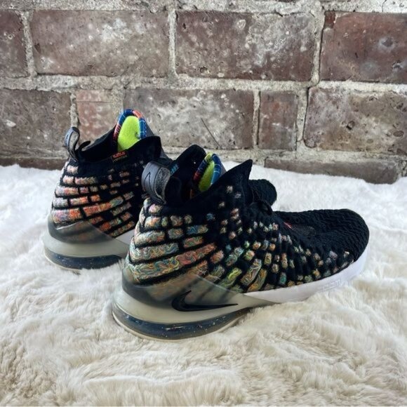 NIKE Lebron XVII 17 James Gang GS Black size 7Y / 8 Women's - Picture 3 of 6